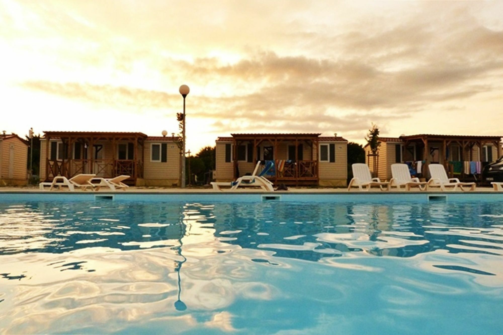 โมไบล์ โฮม เปรอส Hotel ซาตอน ภายนอก รูปภาพ